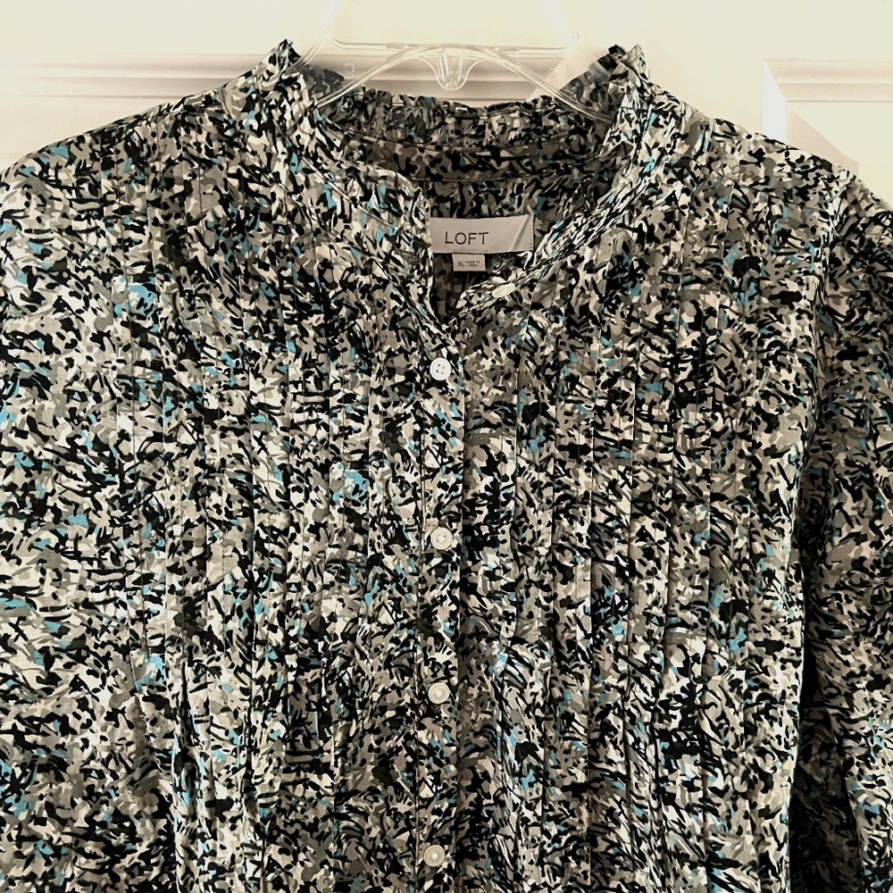 LOFT Olive Leaf Pintucked Ruffle Blouse XL, NWT -- Artistic Print